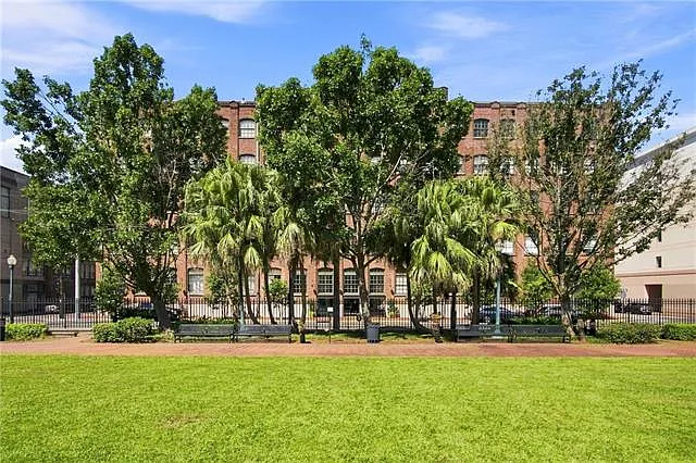 1 bed, 1.5 bath, 1274 sqft, $2,700 — Photo 1