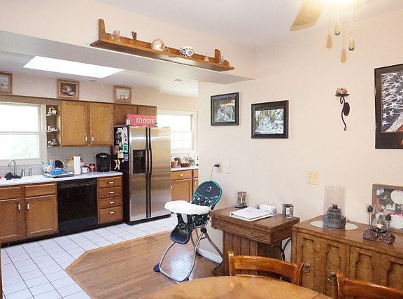 5th image of 1522 Williams Ave