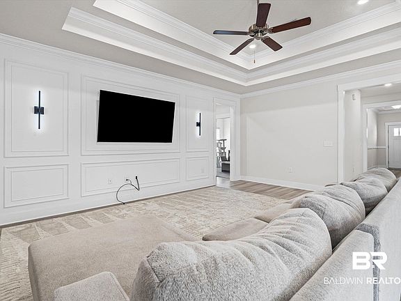 3rd image of 1096 Pheasant Cir