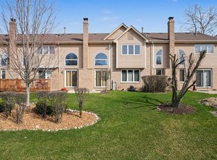 8027 Enclave Ln, Tinley Park, IL
