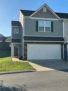3 bed, 2.5 bath, 1600 sqft, $2,100 — Photo 2