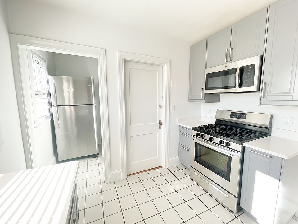 1st image of 31-33 Melbourne St #3