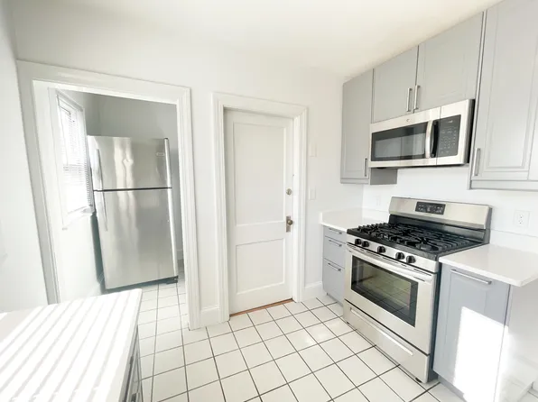 31-33 Melbourne St #3, Dorchester Center, MA 02124