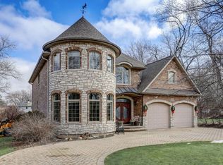 3220 N Salk Rd, Arlington Heights, IL 60004