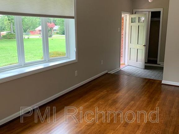 3rd image of 11137 Thorncroft Dr