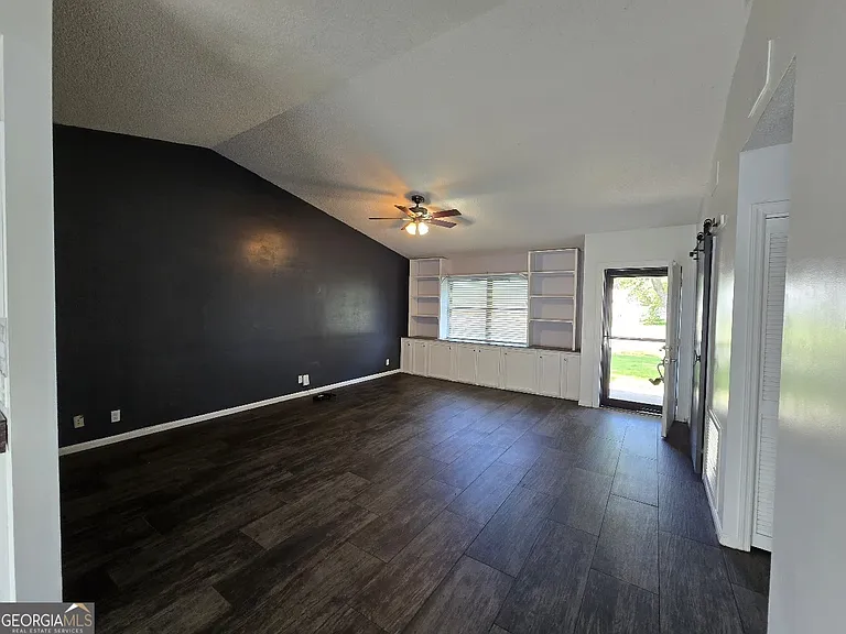 1001 Regal Rd — Photo 14