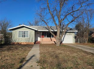 102 S West St, Bangs, TX 76823