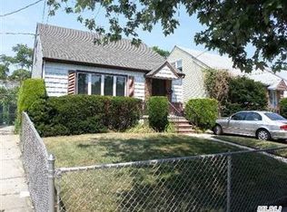 25723 147th Ave, Rosedale, NY 11422