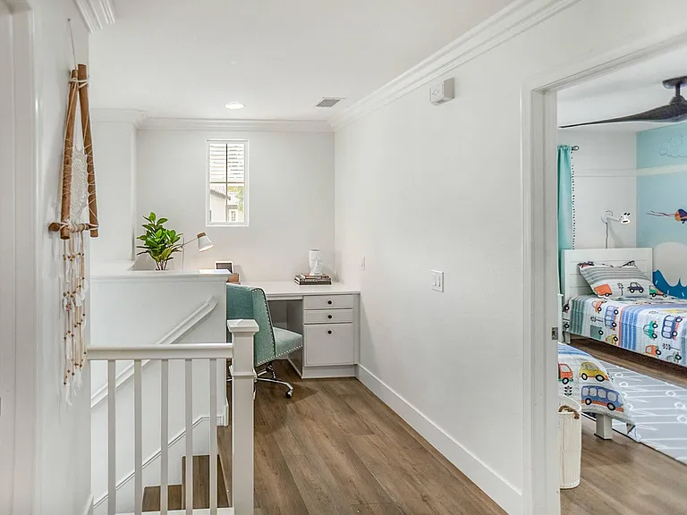 41 Fieldhouse — Photo 35