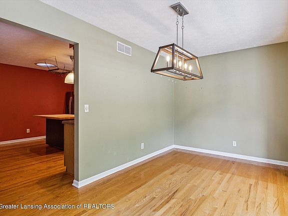 2nd image of 16831 Cynthia Ln
