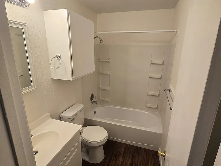 102 Lady Bird Ln #D — Photo 15