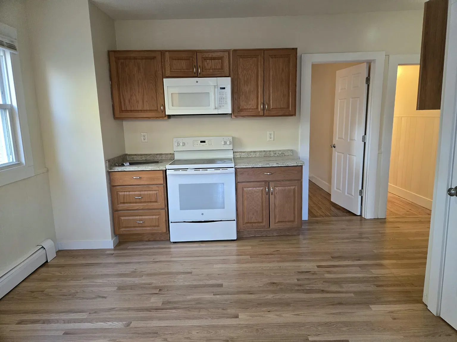 2 bed, 1100 sqft, $1,700 — Photo 3