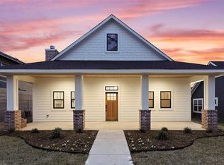 818 S Edgefield Ave, Dallas, TX 75208