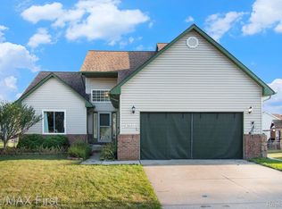 36630 Amanda Ct, Richmond, MI 48062