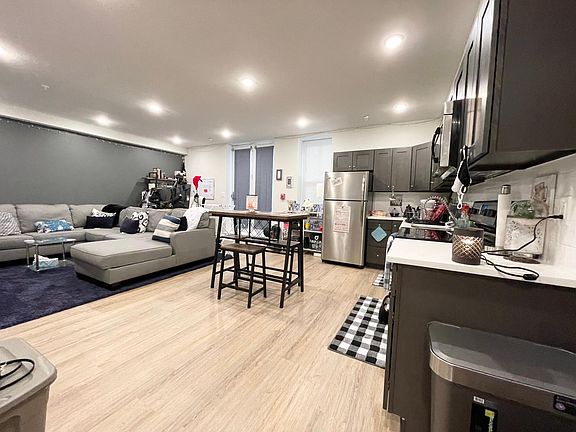 2nd image of 1229 N Franklin St #2B