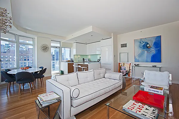 Sold by Adriana Arciello, LREB | media 21