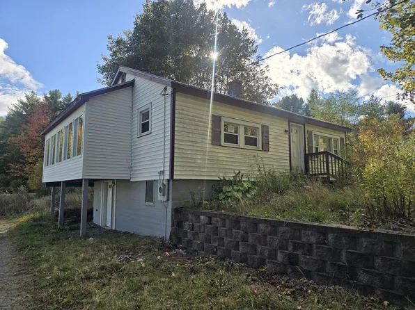 566 Eastern Ave, Augusta, ME 04330