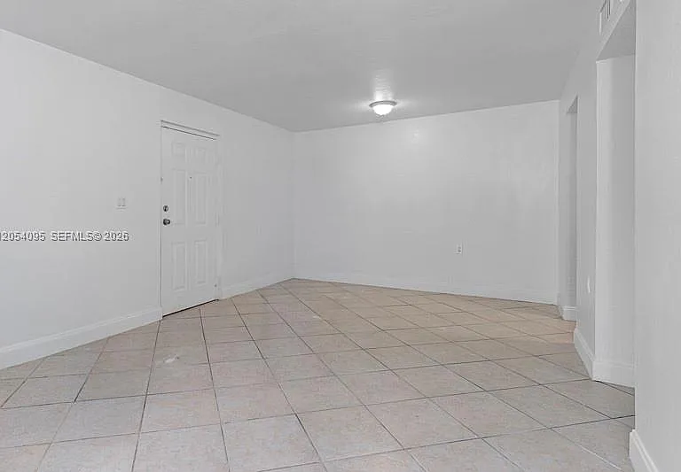 1201 Lake Victoria Dr #V — Photo 11