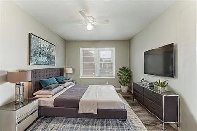 Central Park Apartments — Photo 15