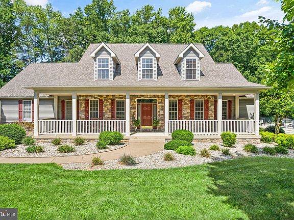 3rd image of 55 Kirby Ln