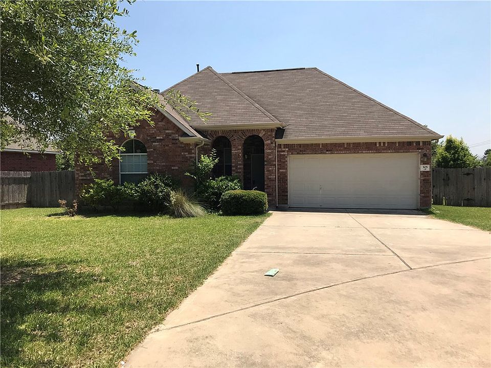 1st image of 305 Stansted Manor Dr