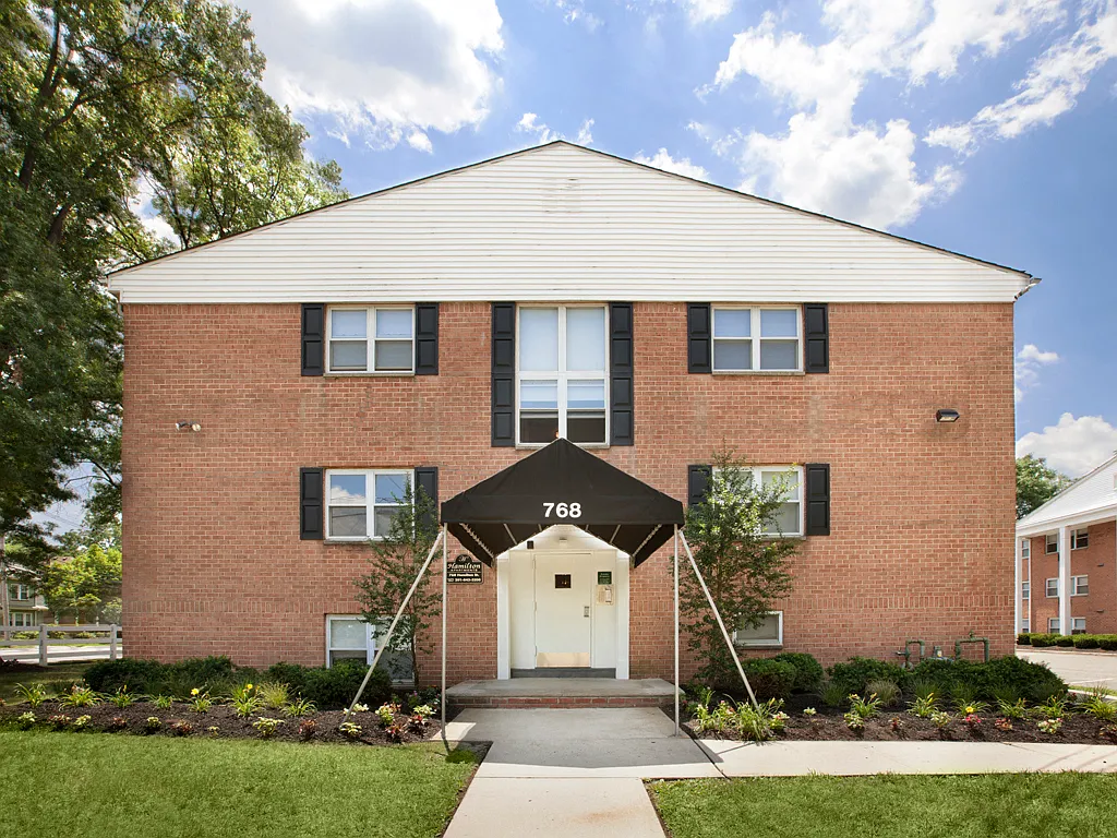 Hamilton Apartments — Photo 3