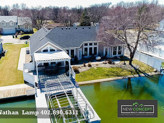 4th image of 640 Lakeshore Dr
