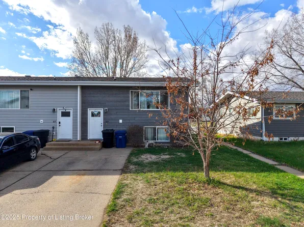 819 Elm Ave, Dickinson, ND 58601