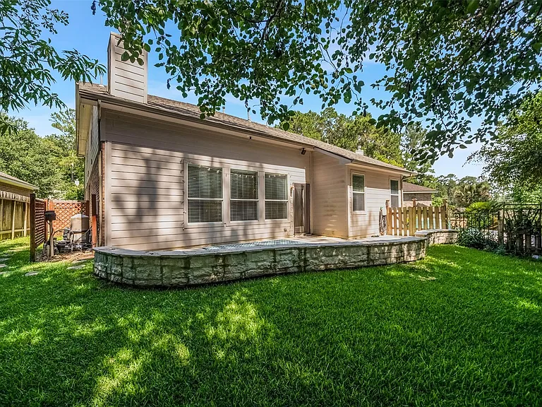 7 Ebony Oaks Pl — Photo 5