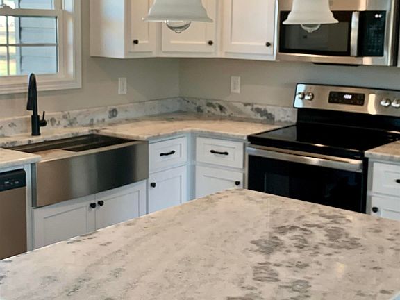 5th image of 216 Sutton Dr