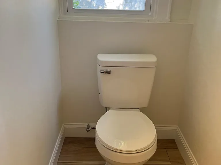 1229 Wilson Ave — Photo 10