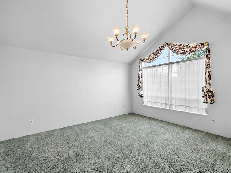 621 Shadow Wood Dr — Photo 8