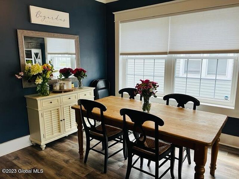 5th image of 823 Vischer Avenue