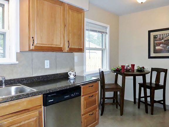 4th image of 1725 Drenik Dr
