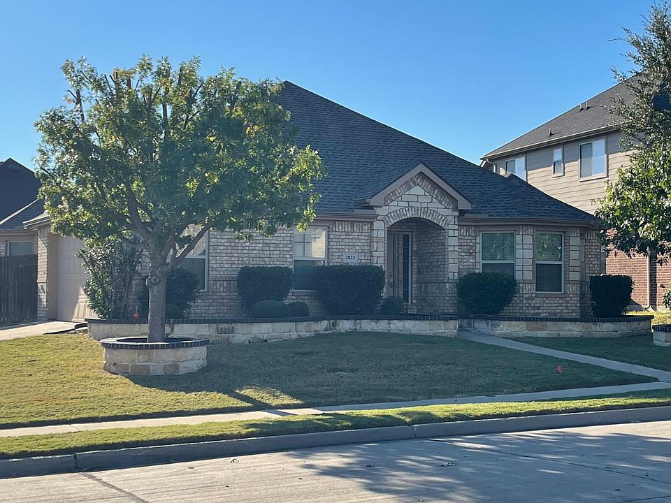 1st image of 2823 Oak Glen Ct