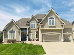 6400 N Spruce Ave, Gladstone, MO 64119