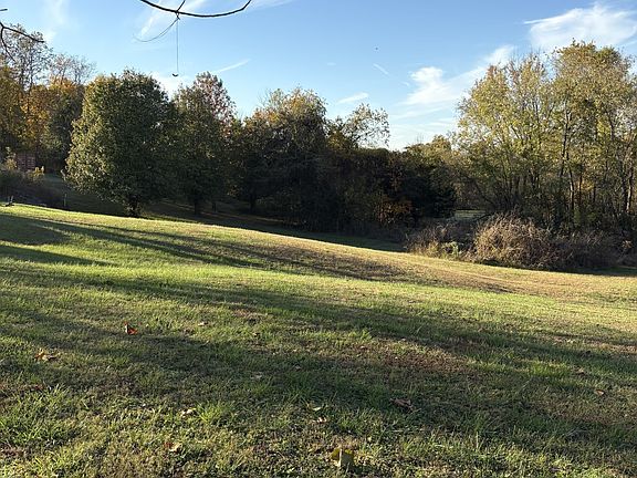 2nd image of 8989 Lebanon Rd