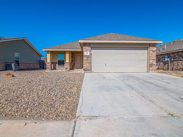 1327 Masquerade Blvd — Photo 1