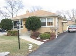 1533 Robinhood Ln, La Grange Park, IL 60526