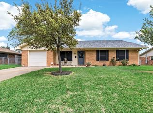 3803 Kelli Ln, Bryan, TX 77802