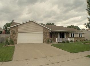 907 Windhill St, Onalaska, WI 54650