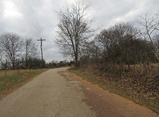 2nd image of 203 Nelson Rd