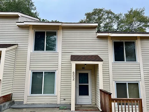 602 Picadilly Sq Photo 1