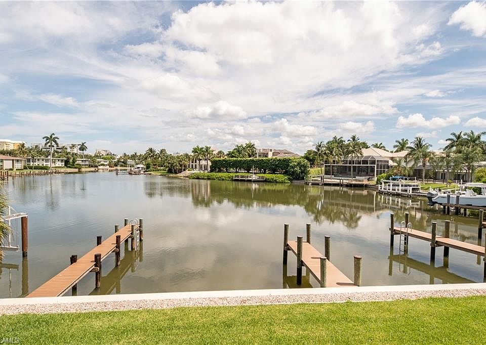 1st image of 261 Banyan Blvd APT 201