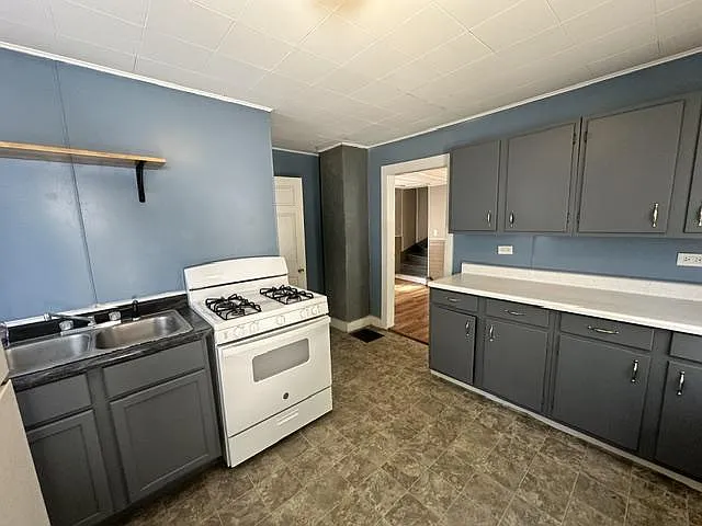 419 W Washington St — Photo 11