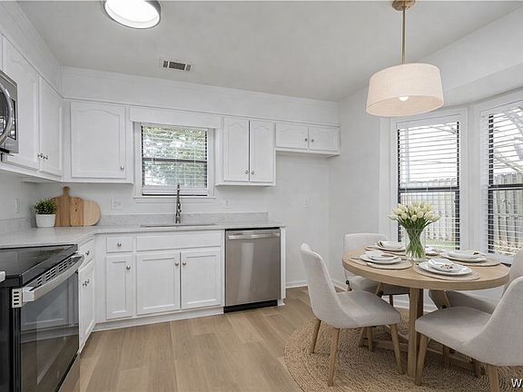 3rd image of 1738 Hollow Ln