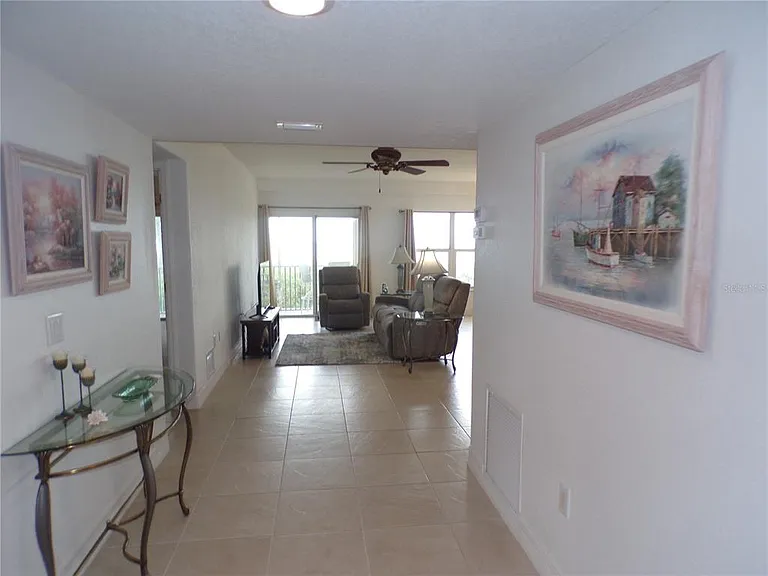 101 N Marion Ct #114 — Photo 7
