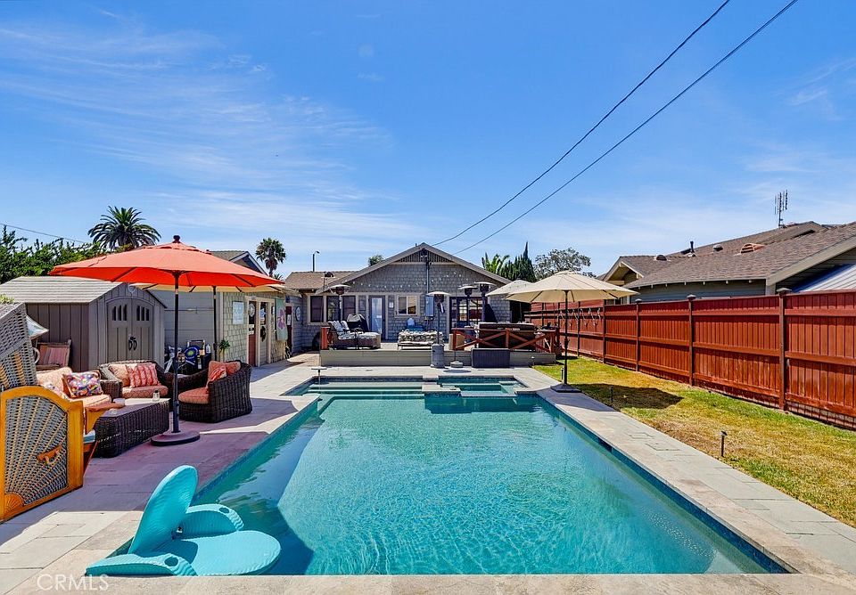 1st image of 376 Orizaba Ave