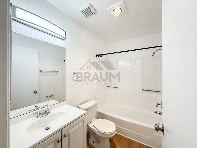 11007 Hartsook St #112 — Photo 19