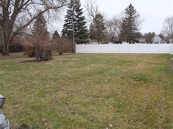 4th image of 3417 Sharon Ave
